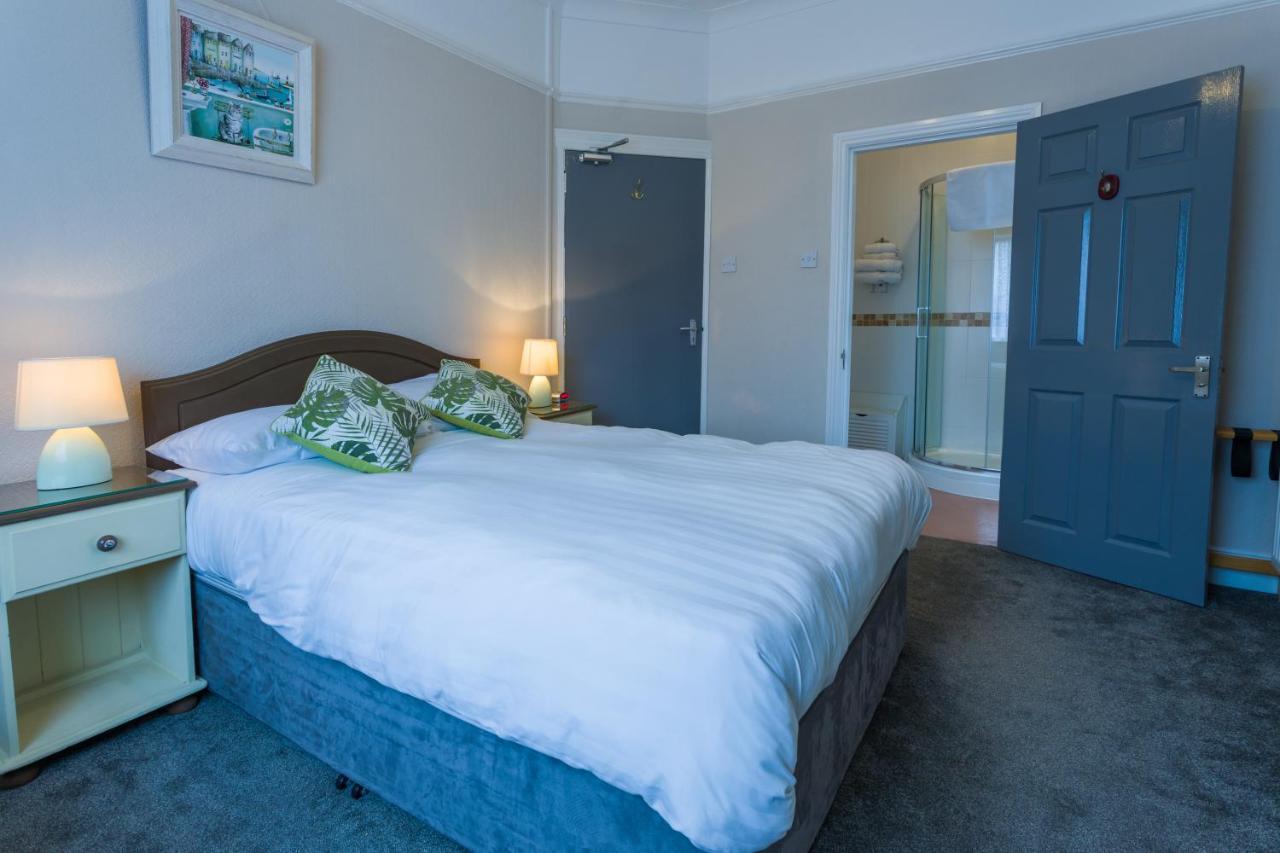 Relax At Rosscourt Guest House-Free On Site Parking (Adults Only) Bournemouth Buitenkant foto