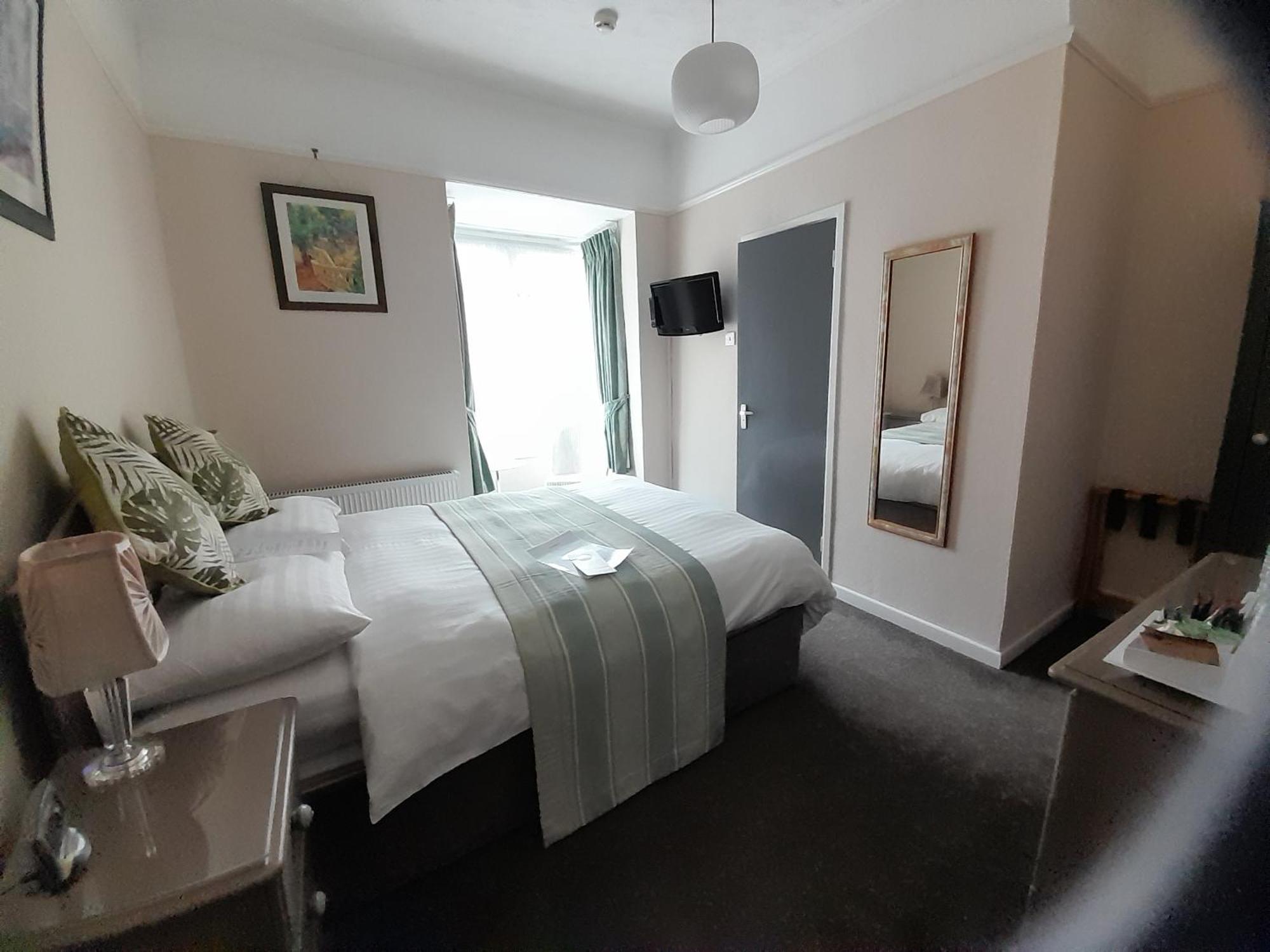 Relax At Rosscourt Guest House-Free On Site Parking (Adults Only) Bournemouth Buitenkant foto